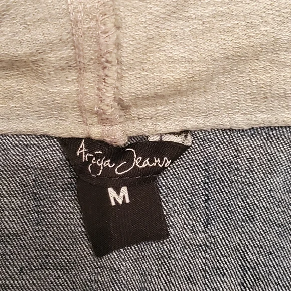 Ariya Jeans Distressed Jacket W/Sweat Shirt Material Arms & Hoodie GIRLS Size M - Picture 9 of 11